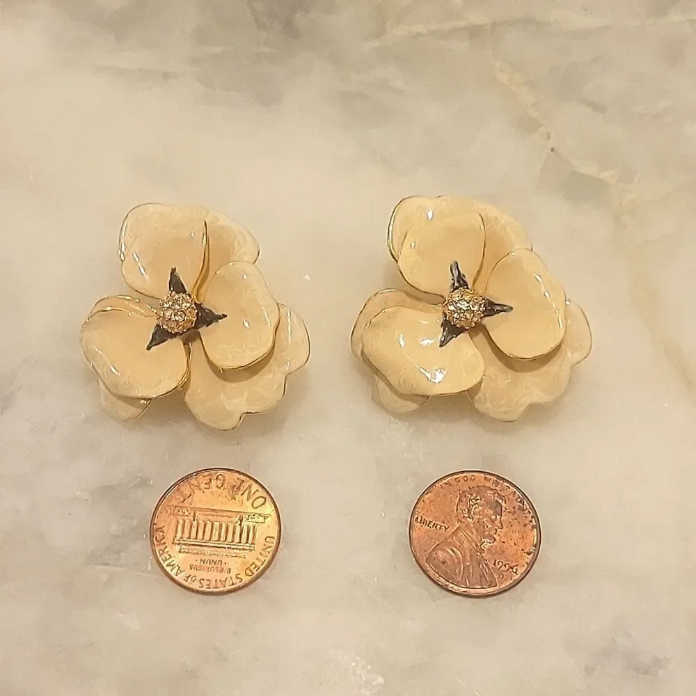 NEW Kenneth Jay Layne Beige Gold Crystal Pave Retro Clip on Flower Earrings - Picture 2 of 9
